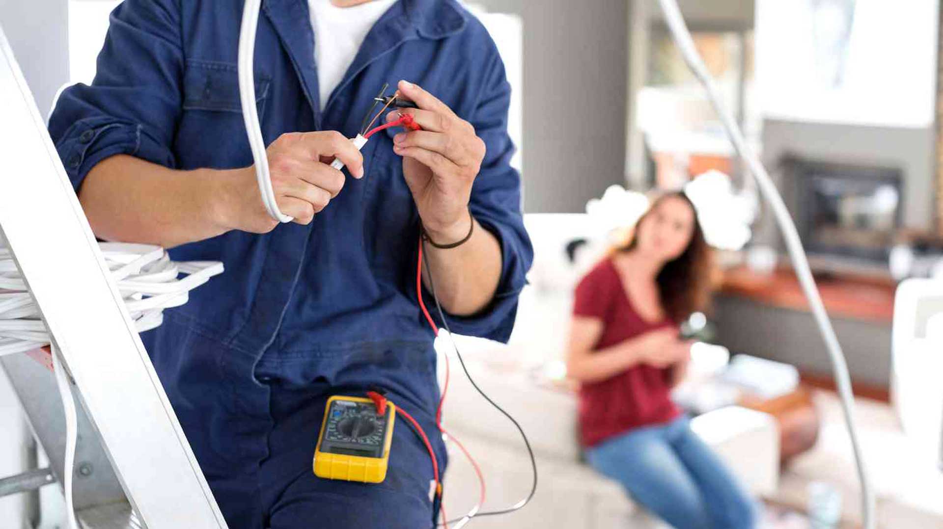Électricien AB Électrique au travail