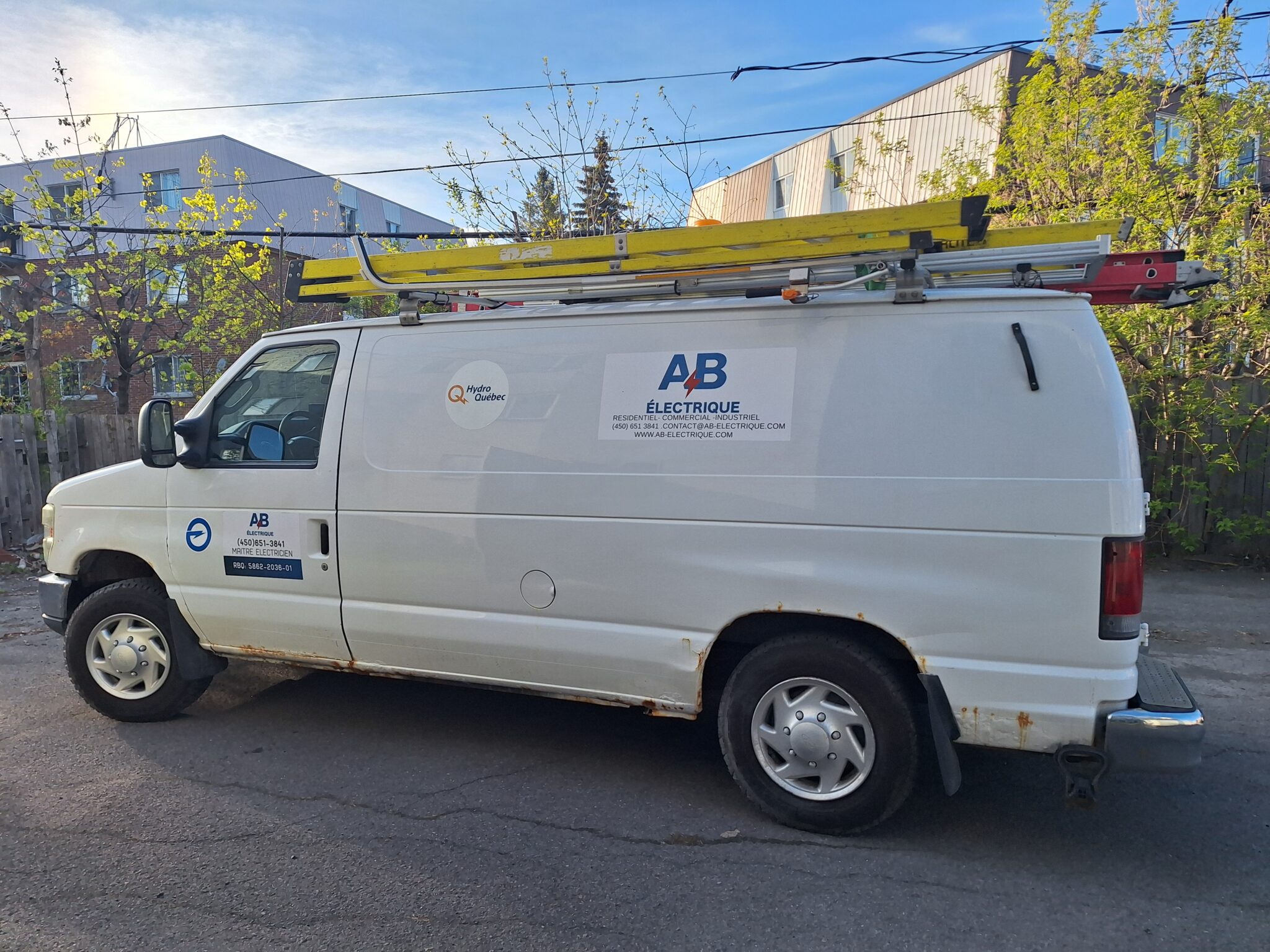 Travaux sur chantier AB Électrique